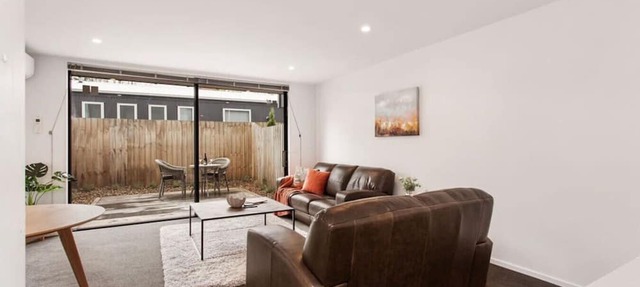 Funky Spacious 2Bdrms 2Bthrms Free Covered Park.
