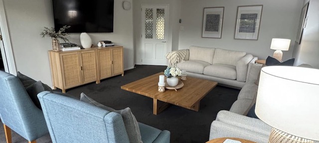 Large 5 Bedroom home 10mins to Christchurch airport. Wheelchair facilities