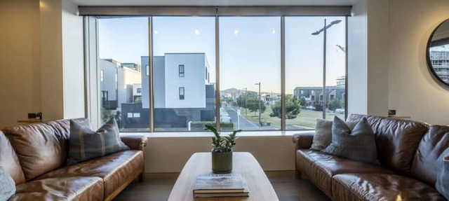 Premium City 3bed Apartment with Gated 2 car parks