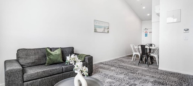 Layard Apartments 532 – West Auckland Apartment