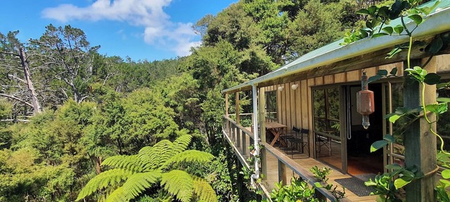 The Weka House - Kawau Island Holiday Home