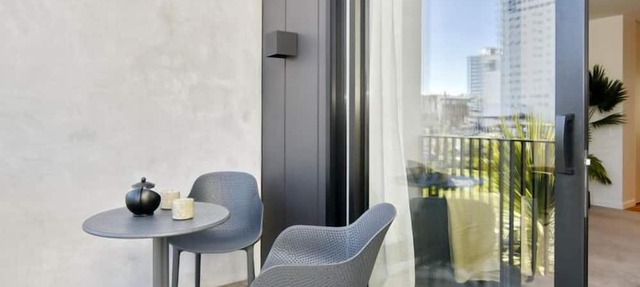Worcester Terrace Nine -Top Inner City Location - Modern and Stylish Apartment