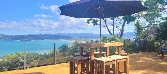 Hosts on the Coast Views to Shakespeare