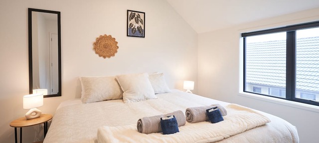 Newly built unit in St Kilda. Modern amenities