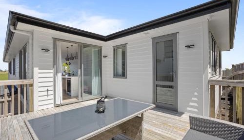 Orewa Ocean View - Pacific Heights Retreat