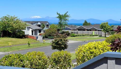 Relax and unwind, Close to Lake and Town