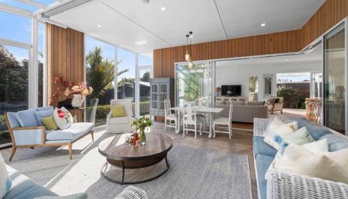 Metro Haven to Luxury on Lemon