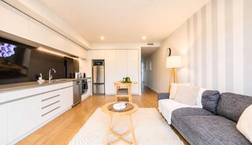 Sydenham Escape with Patio and Parking