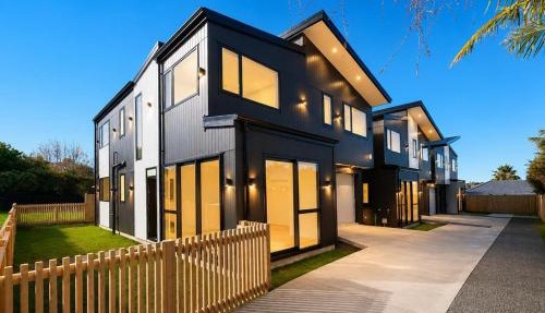 Howick New Builds, Walk to Shops