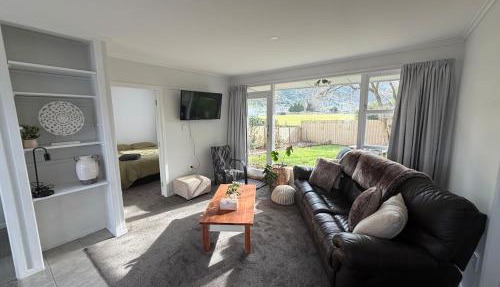 Cosy 2 Bdrm Retreat with Beautiful Gondola Views