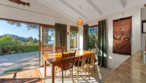 Ruatotara - Pukawa Holiday Home