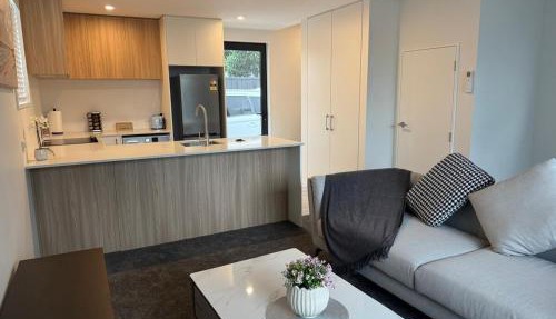 Stylish Standalone, 2 Bed, 2 Bath and parking