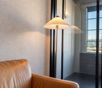 Cozy Studio - Private Balcony Bath and Tub