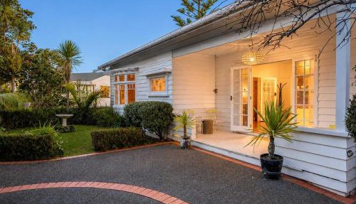 Island Villa- Stay Waiheke