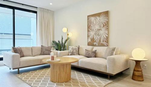 Bright & Spacious Townhouse in Central Auckland
