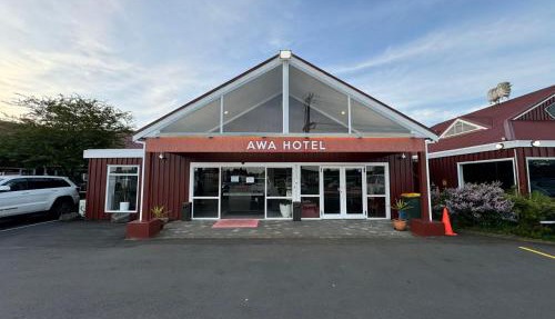 Quality Hotel Rooms with 1, 2, 3 or 4 Double Beds