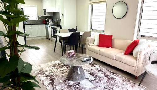 Modern 4BR Home 3 Bath Free Parking