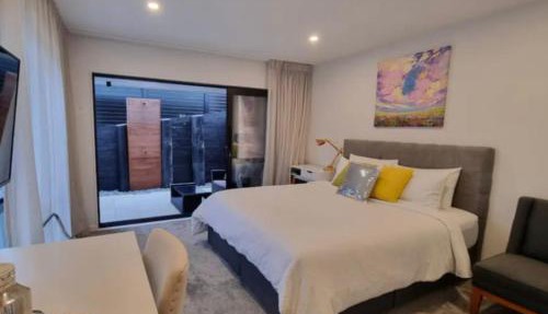 Private Guest Retreat In Saint Heliers