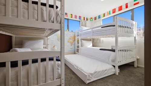 3BRD large family house in Spreydon - 5 mins drive to CBD