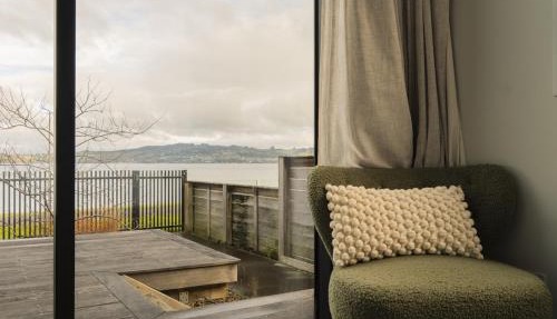 Roam Taupo Lake Front Unit 2 - Spa Pool