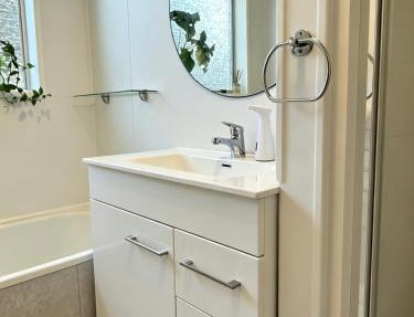 Seaview Hill Retreat