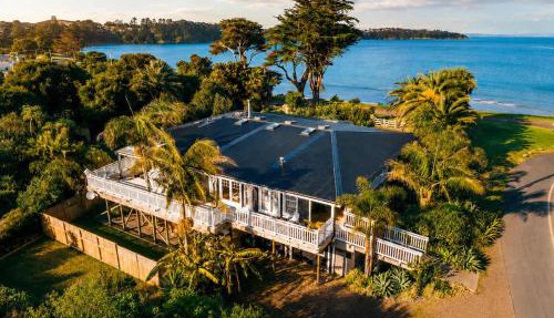 Lannan Beach House - Waterfront & Spa