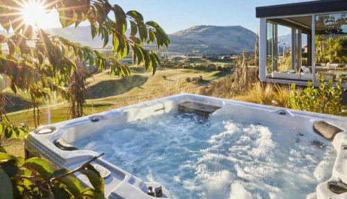 Horoeka House Stunning views and spa Pool