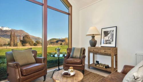 Vista on Speargrass with spa