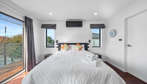 Private 3 Bedroom Ensuite Guesthouse Central Auckland