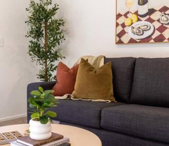 Effortless City-Fringe Stay w Gated EV Carpark