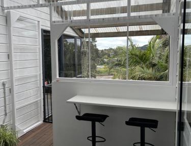 Restful Kerikeri Retreat - Spa, Views and Private Bathroom
