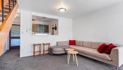 City Fringe 2BR - Parking - AC