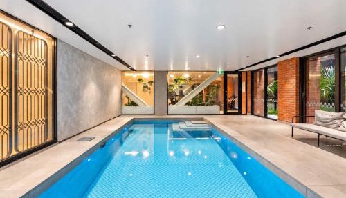 Central Te Aro 2BR with Balcony & City Views