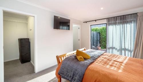 Forty-Five, Martinborough