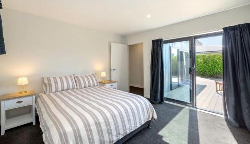 Private Escape, Martinborough