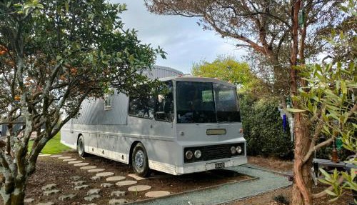 Bus Stay