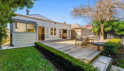 Grafton Garden 4BR Retreat near Domain