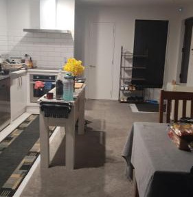 A Comfortable Large Room in Hornby Townhouse