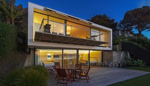 Beachfront Retreat - Architectural & Ocean Views