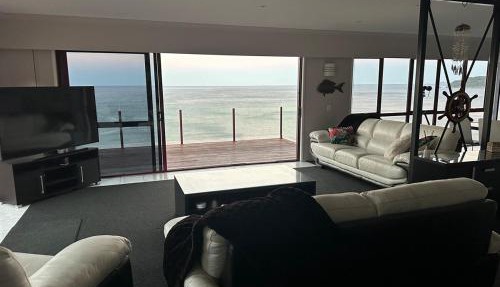 Cliffside Retreat Tairua