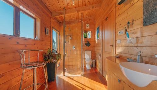 Hilltop Ocean Views - Outdoor Baths & Pool