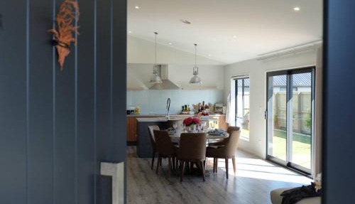 Quiet & Warm House Parking Sleeps 7, 19 mins from CHC airport
