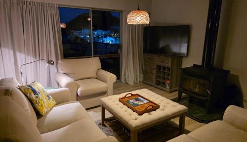 Comfy Haven in the Heart of Picton
