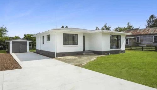 Modern Cambridge Retreat
