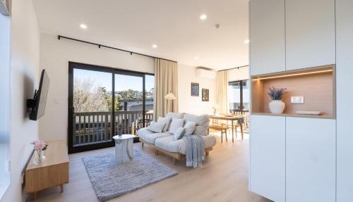 Sunny 3-Bedroom Home in Murrays Bay