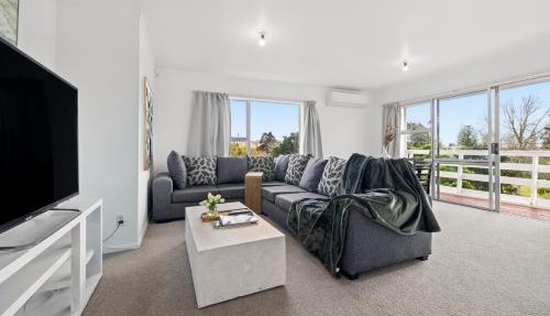 3BRM House in Auckland - Walk to Train, Lynn Mall and Westgate