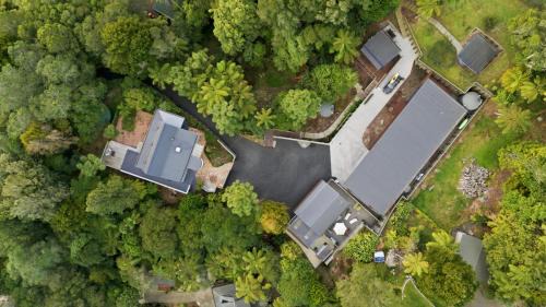 Okere Bush Retreat - Sauna Spa Sleeps 8