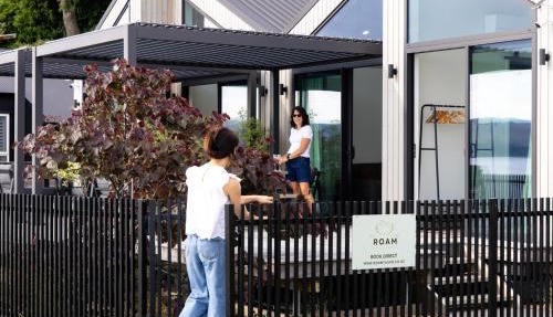 Roam Taupo Lake Front Unit 1 - Spa Pool