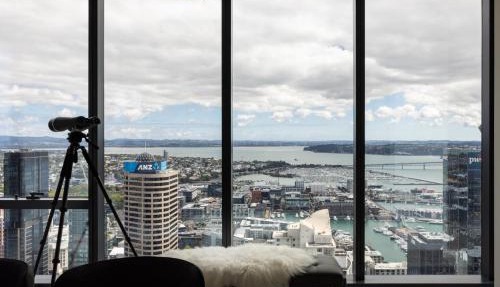 Auckland Penthouse with Panoramic Views, Lap Pool, and Spa