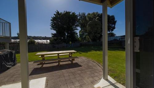 Beachside Bliss - Two Bedroom Apartment